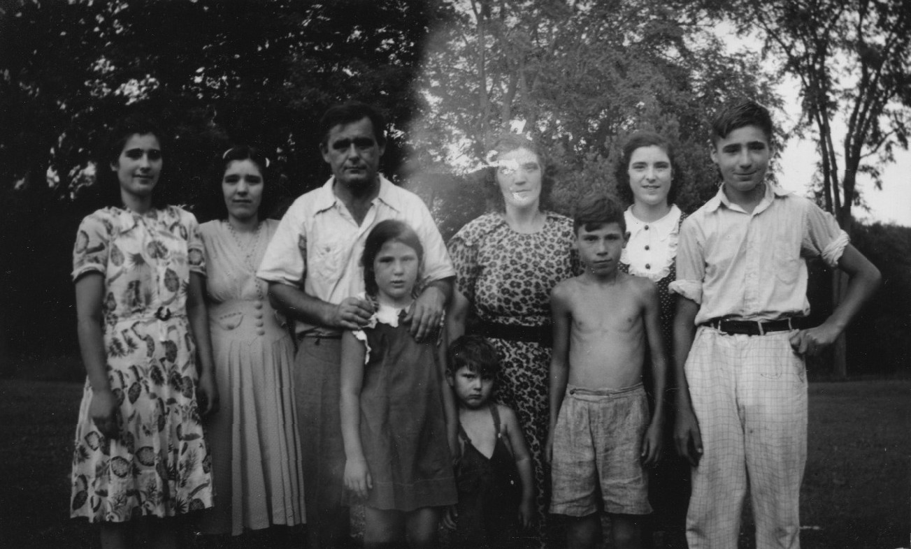 Barella family photograph circa 1939
